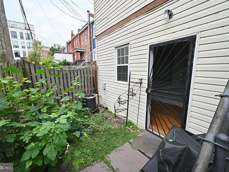 550 Hobart Pl NW #2 — Photo 22