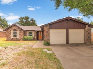 1427 Mimosa St, Cleburne, TX 76033