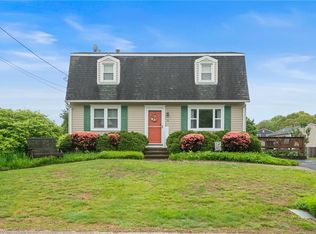 30 Saundra Dr, Westerly, RI 02891