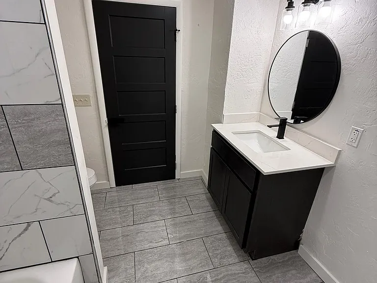 317 E Duffy St — Photo 12