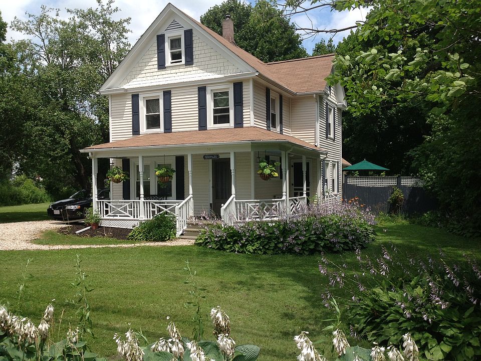 2nd image of 301 Walker St