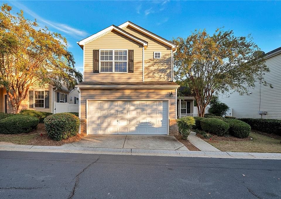 1st image of 320 Hiawassee Dr