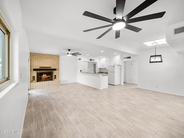 5205 Nome Ave — Photo 10