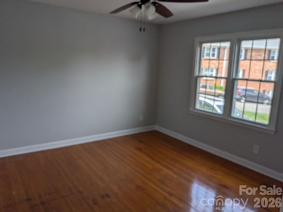 4th image of 910 McAlway Rd APT C