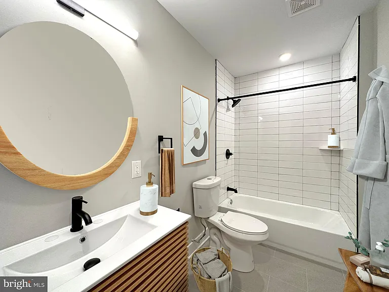 1722 W Master St #2 — Photo 8