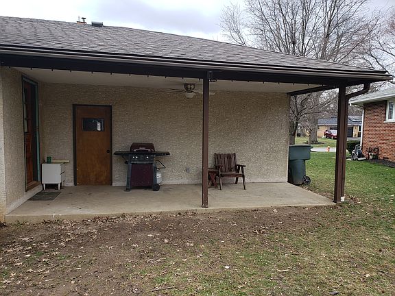 3rd image of 887 Poling Dr