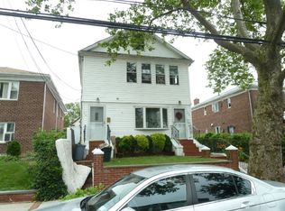 2945 163rd St, Flushing, NY 11358