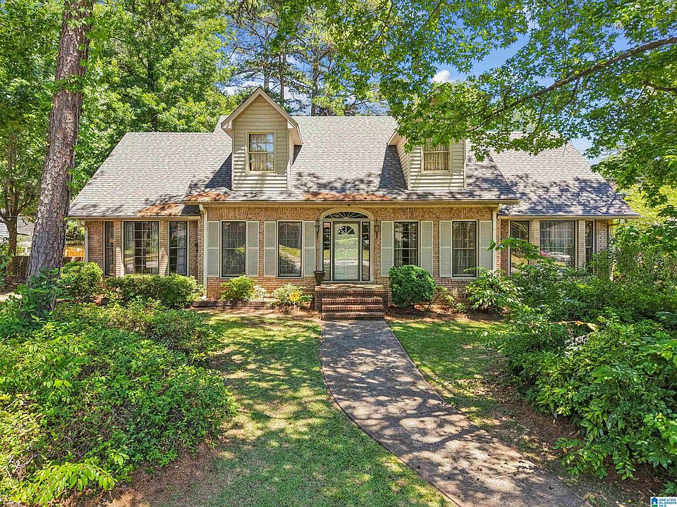 1st image of 1213 Stonehedge Dr