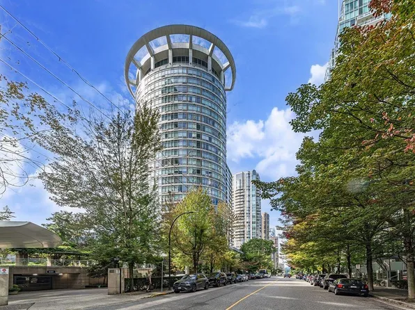1288 Alberni St #1203, Vancouver, BC V6E 4N5