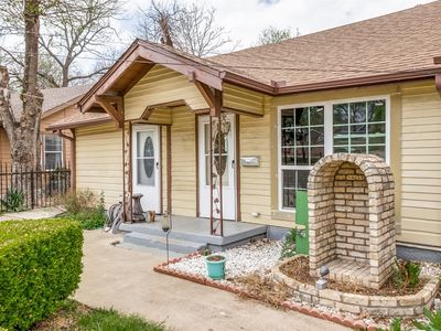 807 S Van Buren Ave, Dallas, TX, 75208