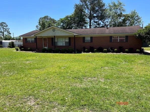 51 Elton St, Hazlehurst, GA 31539