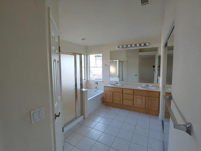 3031 Whisperwave Cir — Photo 9