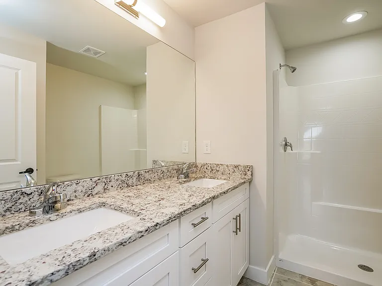 1037 Kimberly Ave — Photo 10