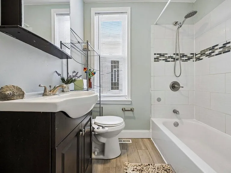 402 Lyceum Ave — Photo 6