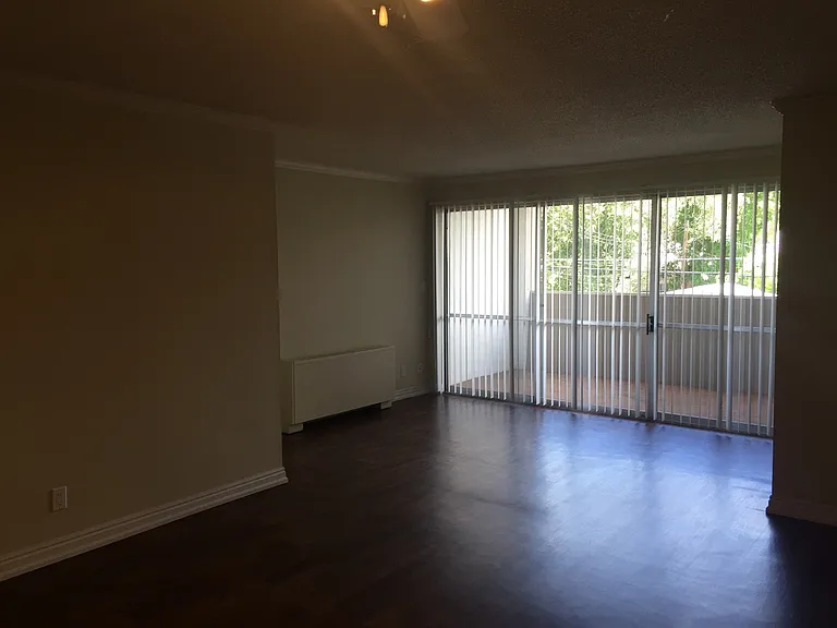 Irving Heights Apartments — Photo 41