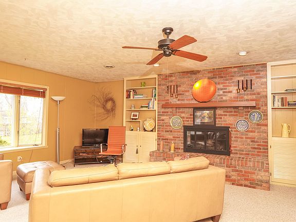 5th image of 3915 W Godman Ave