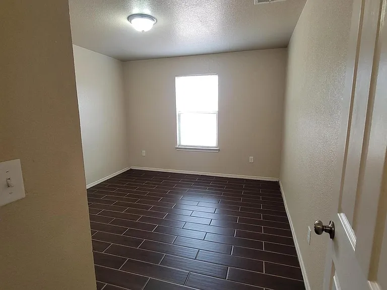 14211 Otter Point Dr — Photo 30