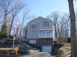162 Lake Dr, Stanhope, NJ 07874