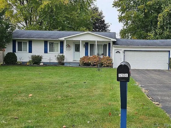 4301 Bobwhite Dr, Flint, MI 48506