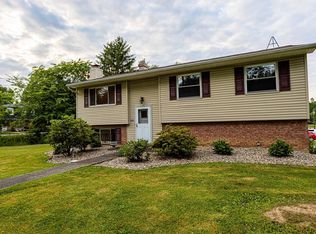 969 Renninger Rd, Akron, OH 44319