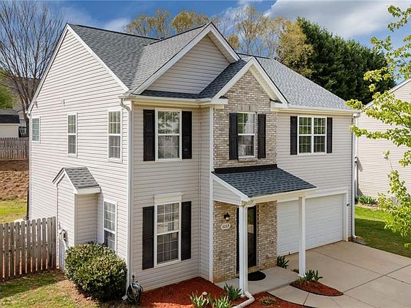 3rd image of 6064 Parkside Cir