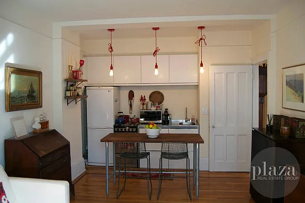 Rented by Plaza Real Estate Group | media 13