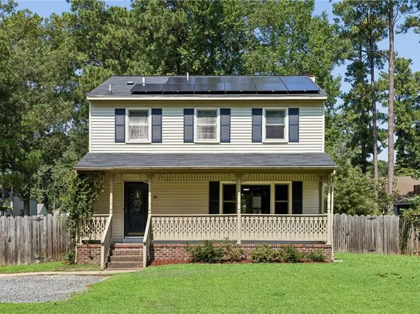 28 Holly St, Poquoson, VA 23662