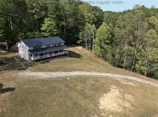 378 Big Sandy Rd, Newton, WV 25266