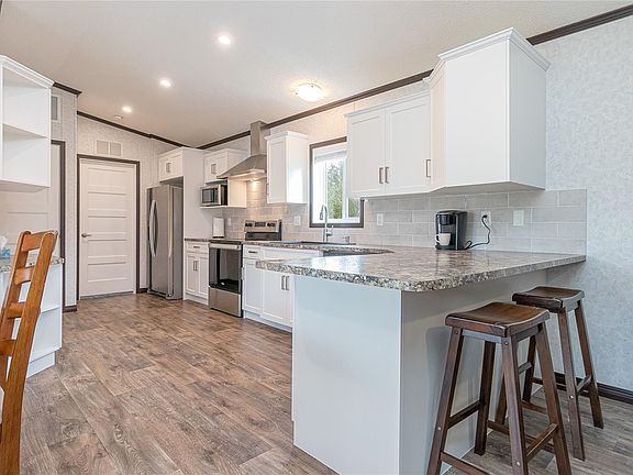 5th image of 2845 Whistler Rd