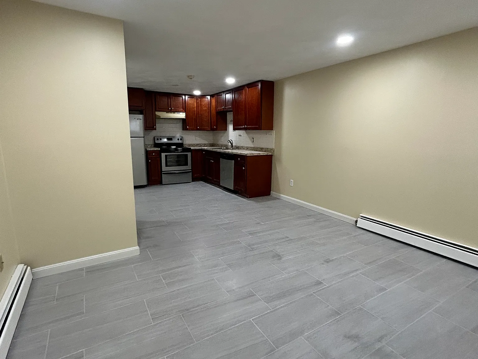 1 bed, 572 sqft, $1,750 — Photo 3
