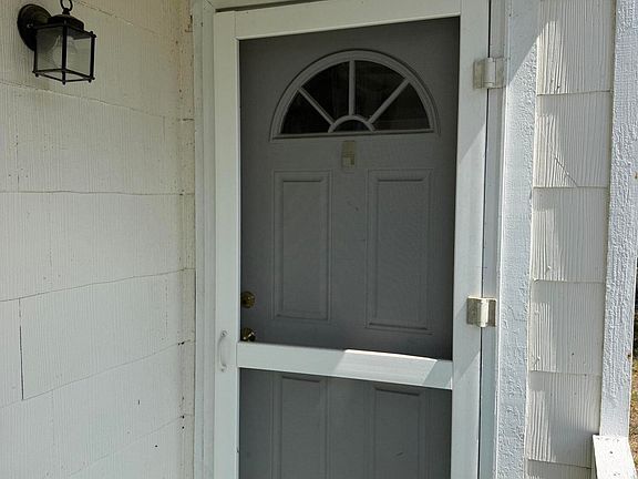 4th image of 2705 North St