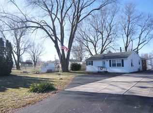 1614 Coyne Center Rd, Milan, IL 61264