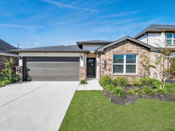 4946 Pine Haven Ln, Fresno, TX 77545