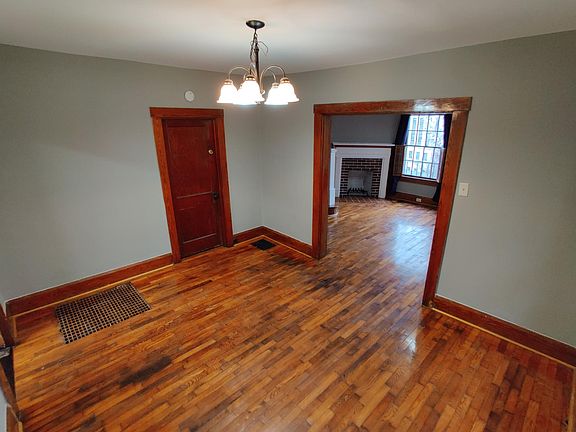 5th image of 820 1/2 Shelby St