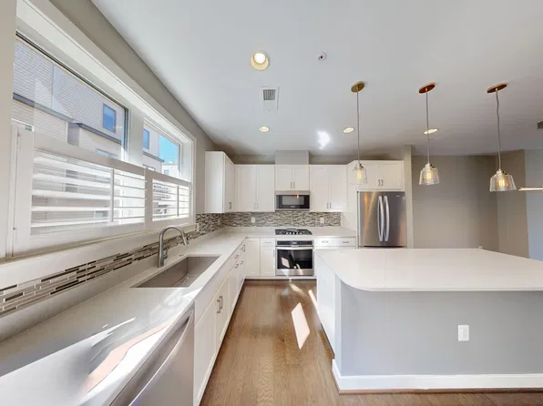 8052 Red Hook St, Rockville, MD 20855
