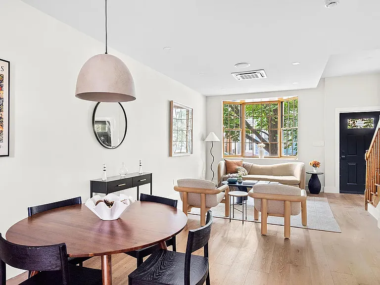 10 Hausman St — Photo 7