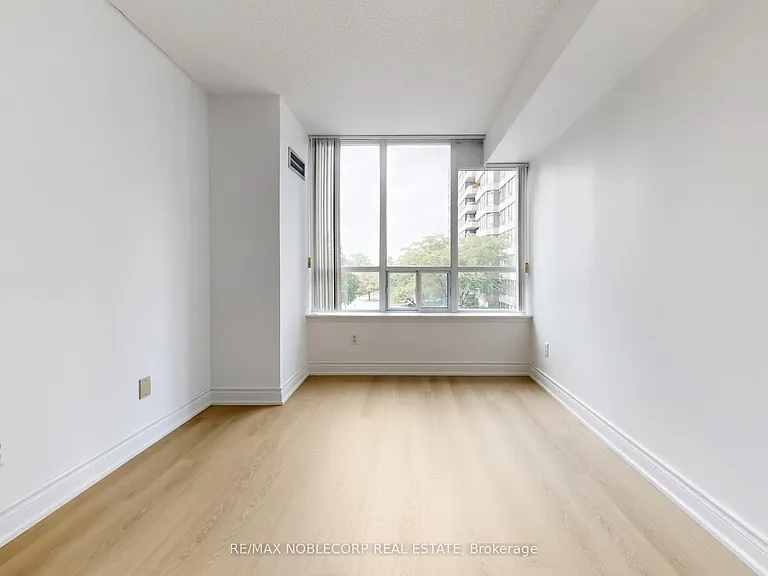 91 Townsgate Dr #312 — Photo 24