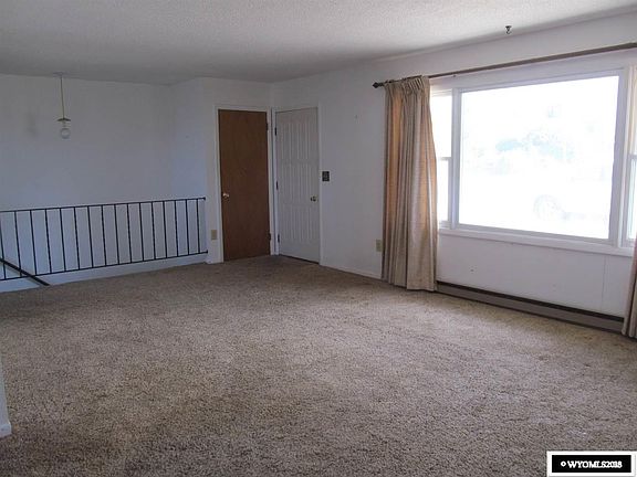 3rd image of 124 Airport Ave