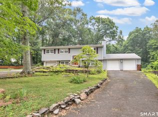 19 Meadowlark Drive, Shelton, CT 06484