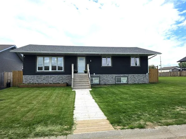 5123 N 57th Ave, Edgerton, AB T0B 1K0