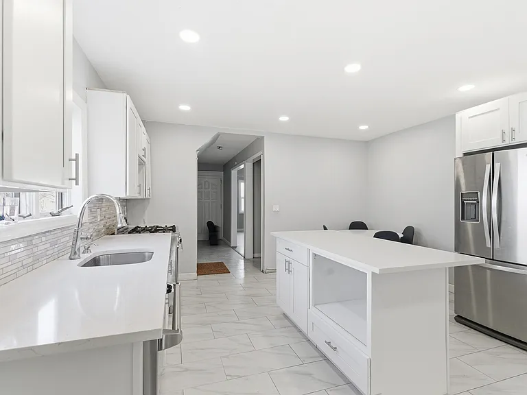 336 W Palisade Ave — Photo 11