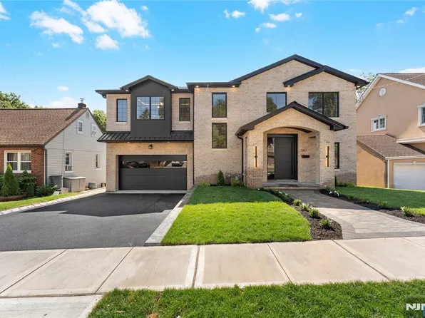582 Morse Ave, Ridgefield, NJ 07657