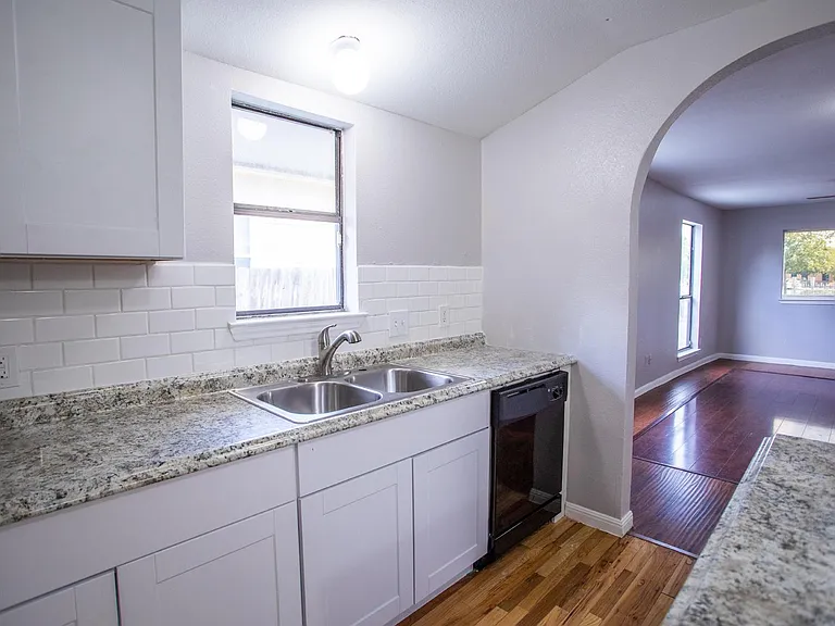 3735 Commercial Ave — Photo 3