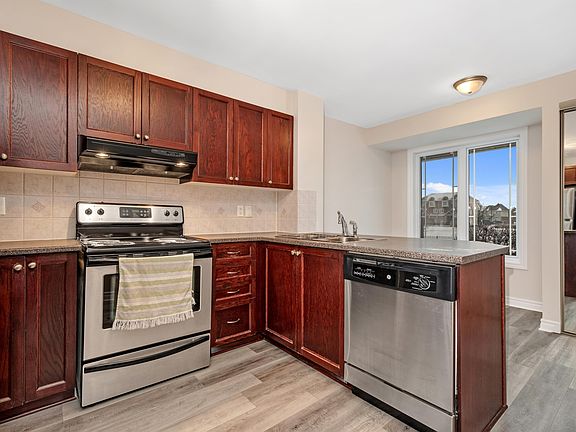 2nd image of 599 Lakeridge Dr #1