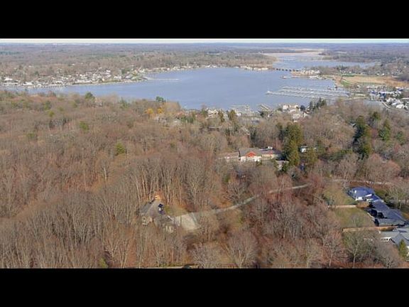 4th image of 582 Campbell Rd