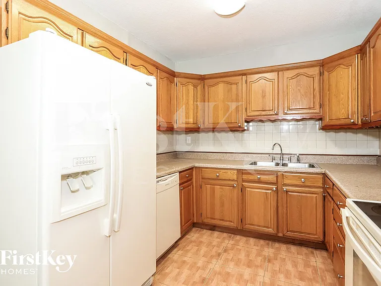 7000 SW 12th St — Photo 5