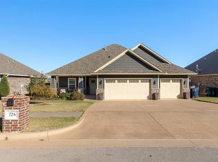 724 Redvine Rd, Yukon, OK 73099