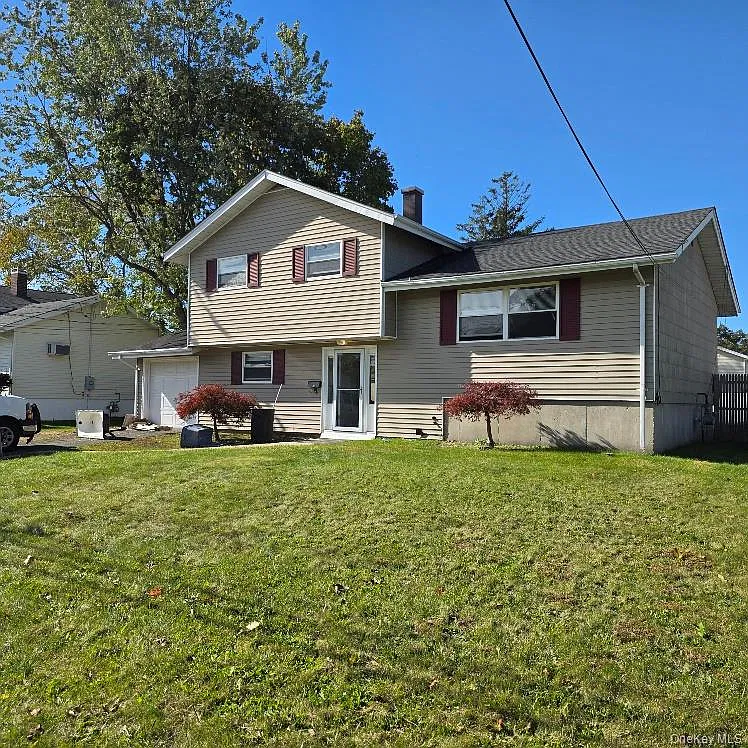4 bed, 2.0 bath, 1500 sqft, $3,900 — Photo 1
