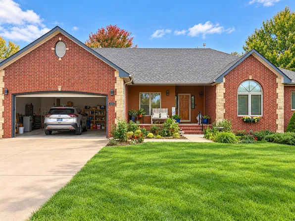 235 Homestead Ct, Colwich, KS 67030