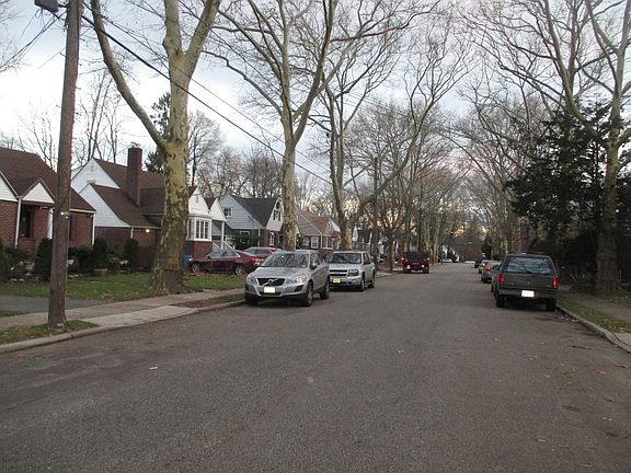 Exterior Neighborhood (street photo)